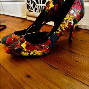 Vibrant Floral Print Women's Heels